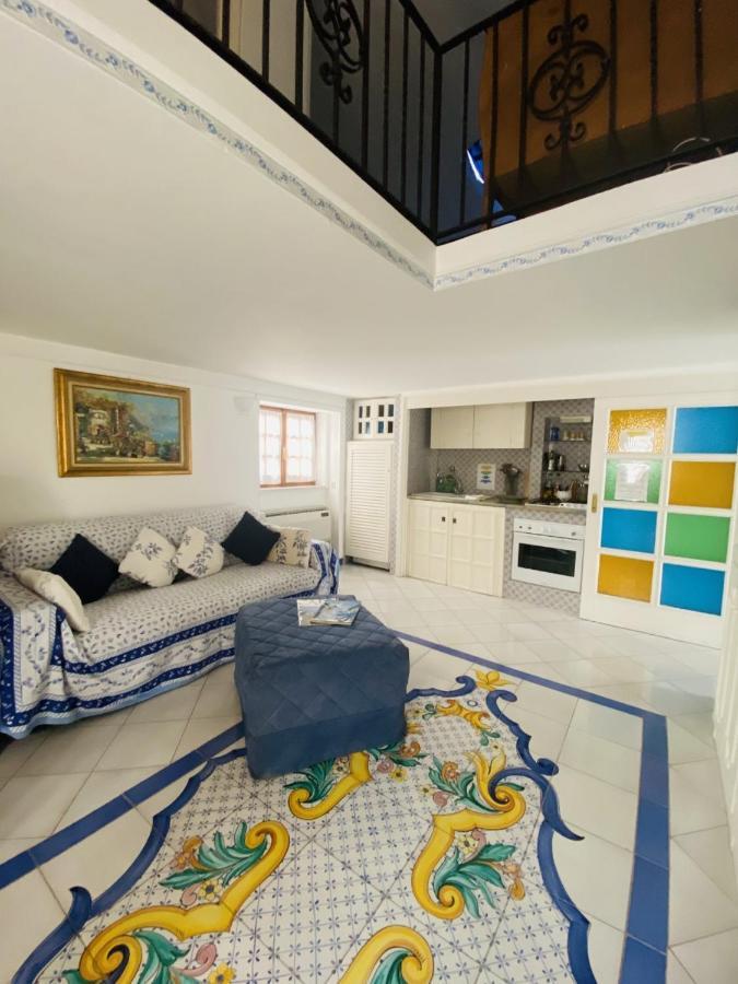 Central Apartment Le Botteghe Capri Buitenkant foto